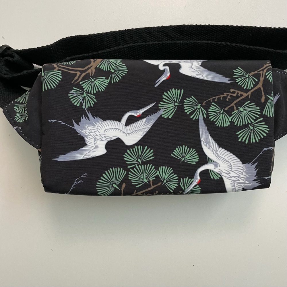 Hot Styles Belt Bag Fanny Pack Asian Cranes Botanical Double Zip Pockets Black - Picture 7 of 16
